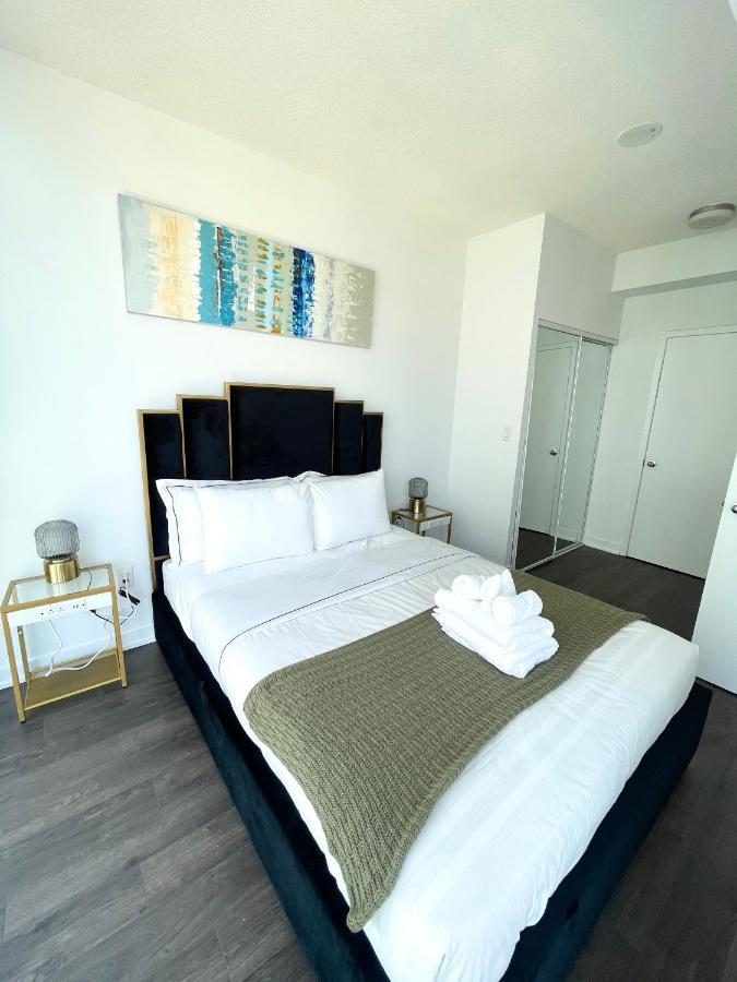 Stunning Luxurious Lakeview Condo By Cn Tower Τορόντο Εξωτερικό φωτογραφία