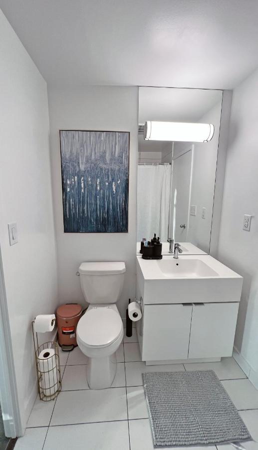 Stunning Luxurious Lakeview Condo By Cn Tower Τορόντο Εξωτερικό φωτογραφία