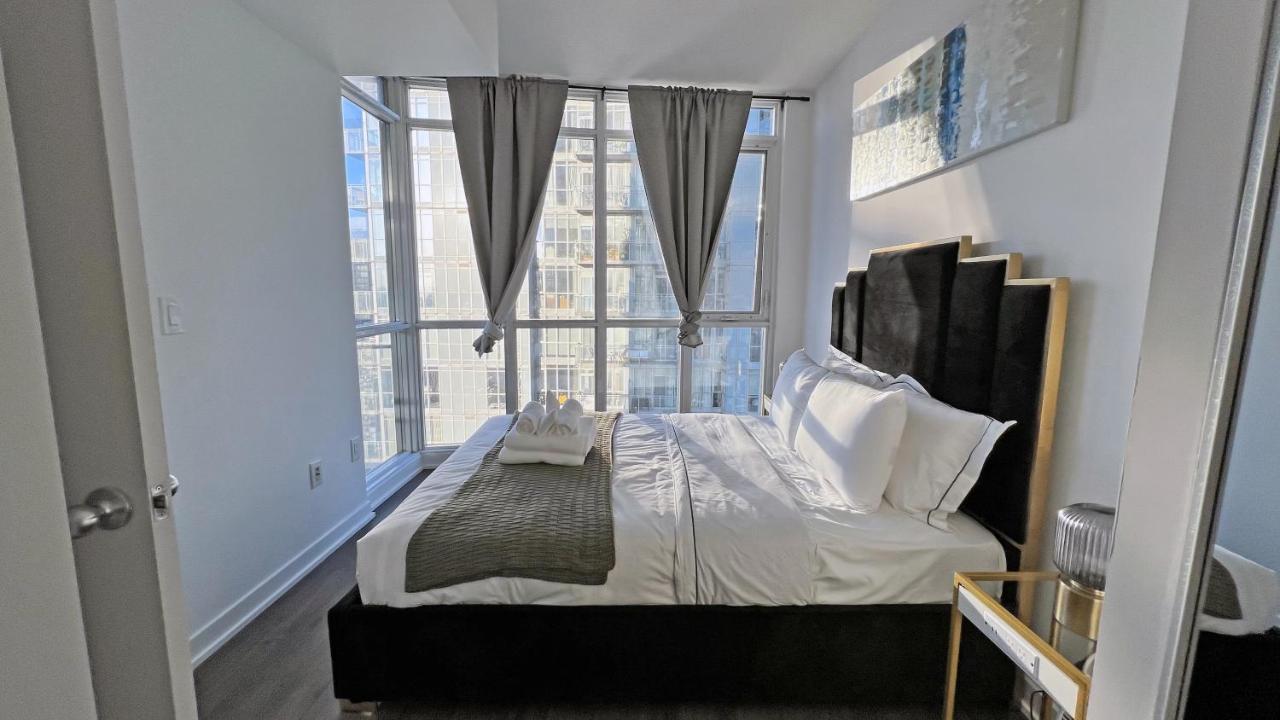 Stunning Luxurious Lakeview Condo By Cn Tower Τορόντο Εξωτερικό φωτογραφία