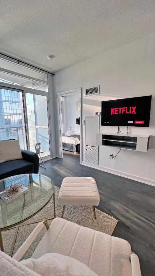 Stunning Luxurious Lakeview Condo By Cn Tower Τορόντο Εξωτερικό φωτογραφία