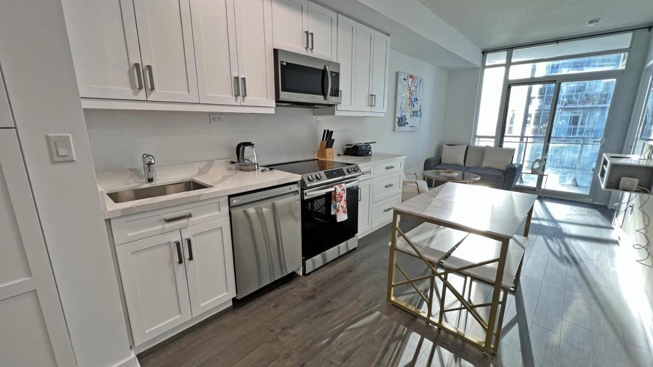 Stunning Luxurious Lakeview Condo By Cn Tower Τορόντο Εξωτερικό φωτογραφία