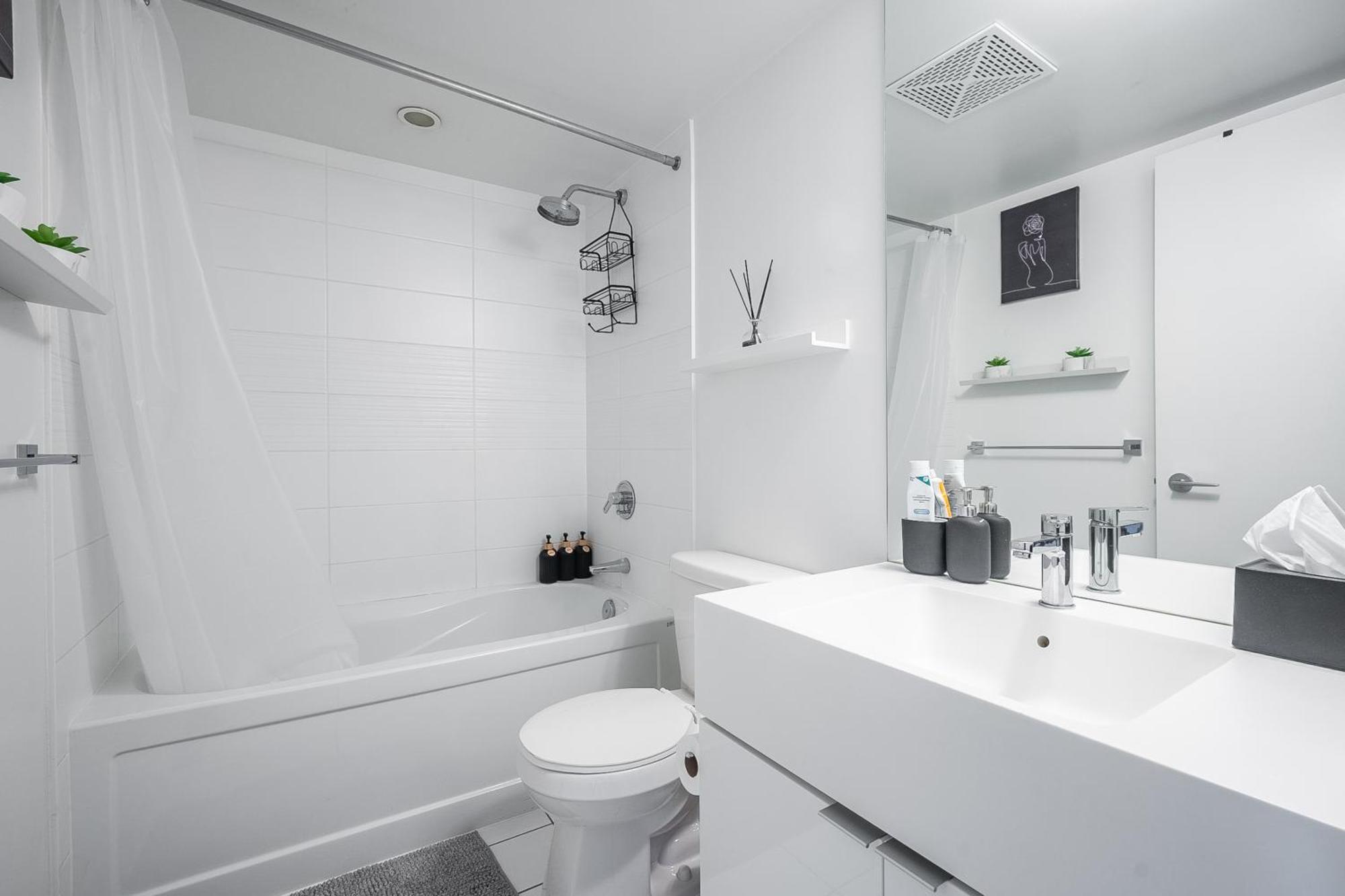 Stunning Luxurious Lakeview Condo By Cn Tower Τορόντο Εξωτερικό φωτογραφία